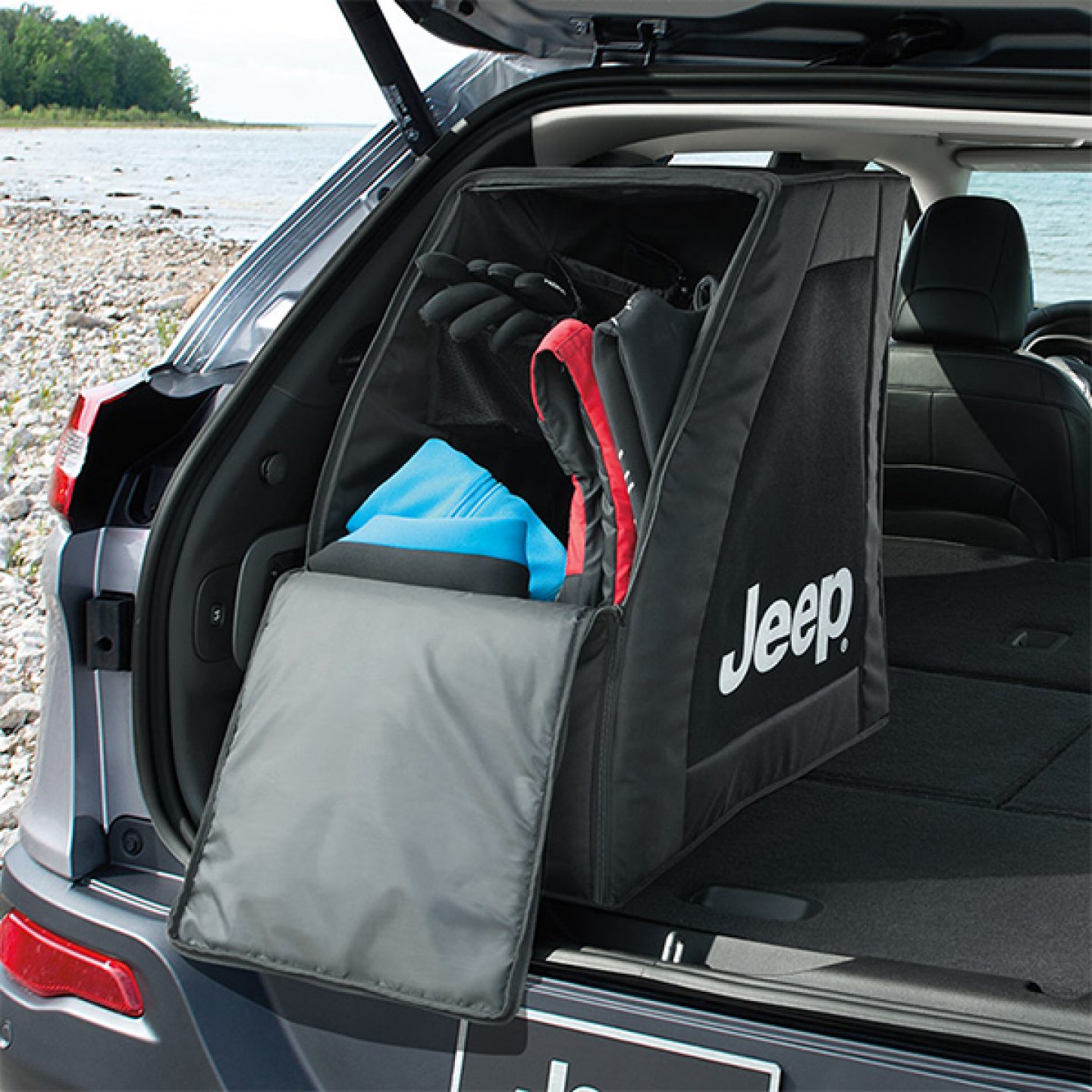 2017 Jeep Cherokee Premium Interior Features